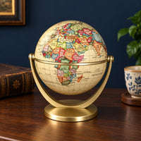 Mini Globe Terrestre Rétro — mise en situation