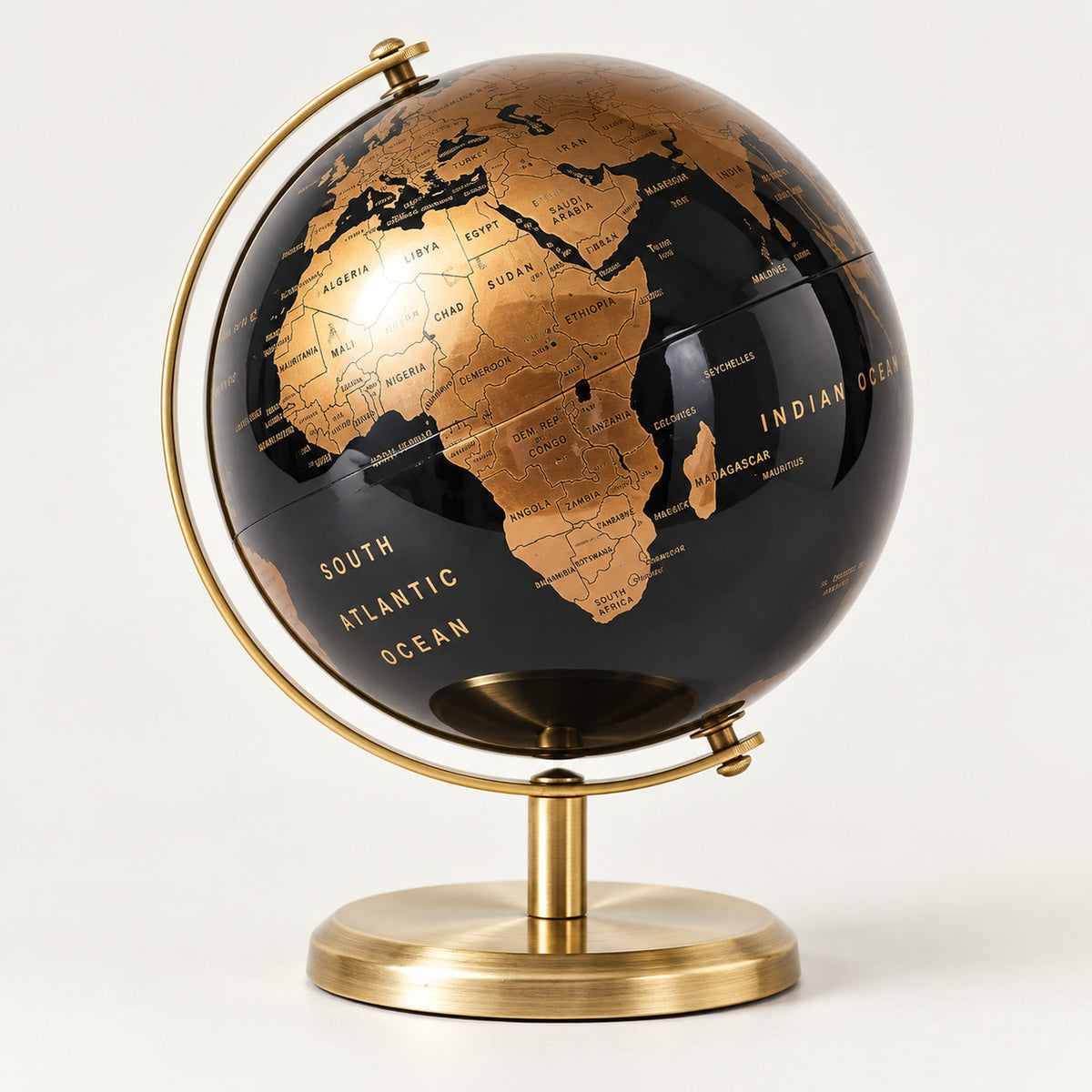 Globe Terrestre Petit De Table Noir Et Bronze — vue trois-quarts